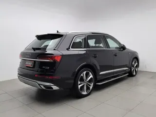 Audi Q7 2024 купить из Китая, цена 10 145 000 ₽ — Suifenhe Auto