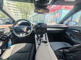 Toyota Avalon 2025 купить из Китая, цена 4 253 000 ₽ — Suifenhe Auto