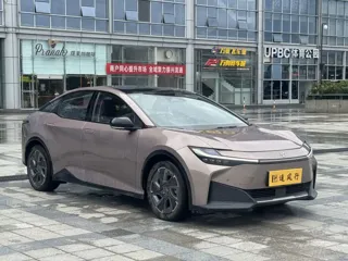 Toyota bZ3 2023 купить из Китая, цена 3 737 000 ₽ — Suifenhe Auto