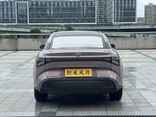Toyota bZ3 2023 купить из Китая, цена 3 737 000 ₽ — Suifenhe Auto