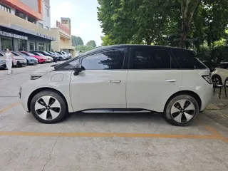Baojun Cloud 2024 купить из Китая, цена 1 510 000 ₽ — Suifenhe Auto
