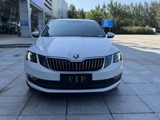 Skoda Octavia 2022 купить из Китая, цена 1 475 000 ₽ — Suifenhe Auto