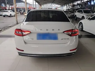 Skoda Octavia 2020 купить из Китая, цена 1 372 000 ₽ — Suifenhe Auto