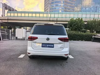 Volkswagen Touran 2020 купить из Китая, цена 1 509 000 ₽ — Suifenhe Auto