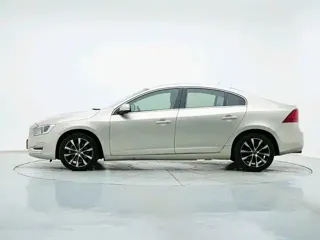 Volvo S60 2018 купить из Китая, цена 1 410 000 ₽ — Suifenhe Auto