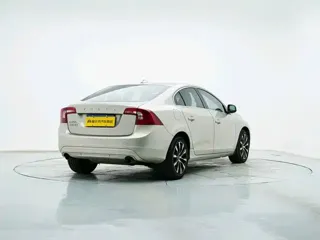 Volvo S60 2018 купить из Китая, цена 1 410 000 ₽ — Suifenhe Auto