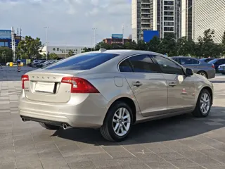 Volvo S60 2018 купить из Китая, цена 1 306 000 ₽ — Suifenhe Auto