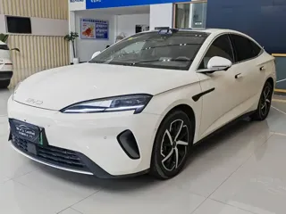 BYD 07 DM-i 2025