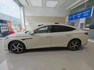 BYD 07 DM-i 2025 купить из Китая, цена 4 302 000 ₽ — Suifenhe Auto