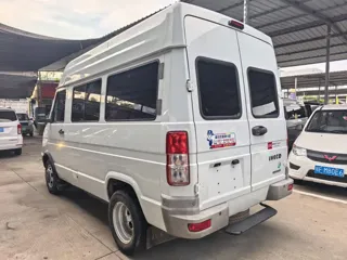 Iveco Daily 2023 купить из Китая, цена 1 726 000 ₽ — Suifenhe Auto
