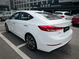 Hyundai Elantra 2020 купить из Китая, цена 1 236 000 ₽ — Suifenhe Auto