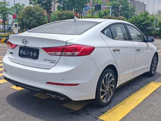 Hyundai Elantra 2019 купить из Китая, цена 1 158 000 ₽ — Suifenhe Auto