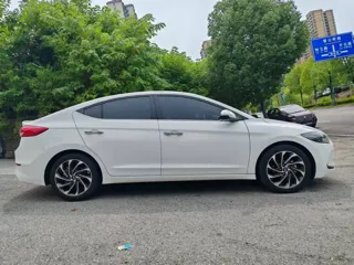 Hyundai Elantra 2019 купить из Китая, цена 1 194 000 ₽ — Suifenhe Auto