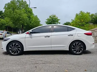 Hyundai Elantra 2019 купить из Китая, цена 1 194 000 ₽ — Suifenhe Auto