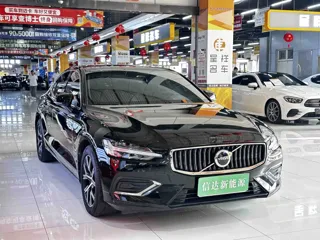 Volvo S60 2024 купить из Китая, цена 3 945 000 ₽ — Suifenhe Auto