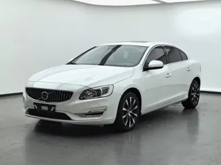 Volvo S60 2019 купить из Китая, цена 1 619 000 ₽ — Suifenhe Auto