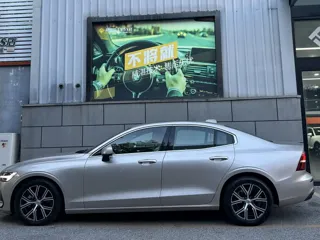 Volvo S60 2025 купить из Китая, цена 3 971 000 ₽ — Suifenhe Auto