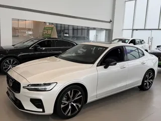 Volvo S60 2024 купить из Китая, цена 4 343 000 ₽ — Suifenhe Auto