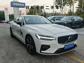 Volvo S60 2024 купить из Китая, цена 4 343 000 ₽ — Suifenhe Auto