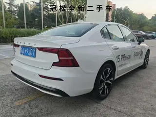 Volvo S60 2024 купить из Китая, цена 4 343 000 ₽ — Suifenhe Auto