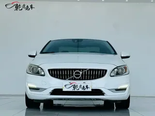 Volvo S60 2019 купить из Китая, цена 1 526 000 ₽ — Suifenhe Auto