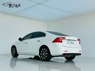 Volvo S60 2019 купить из Китая, цена 1 526 000 ₽ — Suifenhe Auto