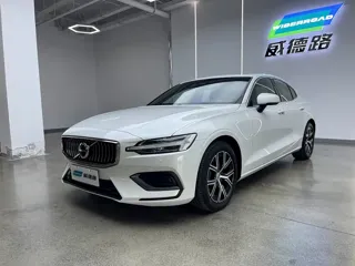 Volvo S60 2025