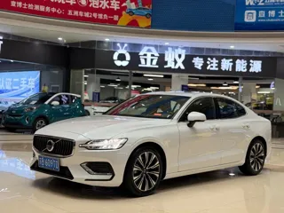 Volvo S60 2024
