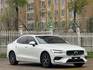 Volvo S60 2024 купить из Китая, цена 4 130 000 ₽ — Suifenhe Auto