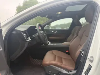 Volvo S60 2024 купить из Китая, цена 4 130 000 ₽ — Suifenhe Auto