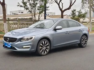 Volvo S60 2018 купить из Китая, цена 1 422 000 ₽ — Suifenhe Auto