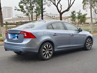 Volvo S60 2018 купить из Китая, цена 1 422 000 ₽ — Suifenhe Auto