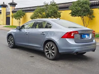 Volvo S60 2018 купить из Китая, цена 1 422 000 ₽ — Suifenhe Auto