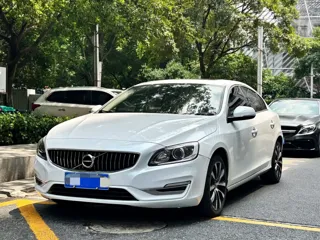 Volvo S60 2018 купить из Китая, цена 1 281 000 ₽ — Suifenhe Auto