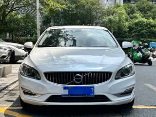 Volvo S60 2018 купить из Китая, цена 1 281 000 ₽ — Suifenhe Auto