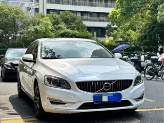 Volvo S60 2018 купить из Китая, цена 1 281 000 ₽ — Suifenhe Auto