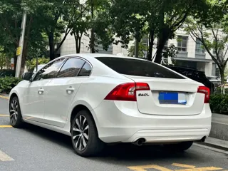 Volvo S60 2018 купить из Китая, цена 1 281 000 ₽ — Suifenhe Auto