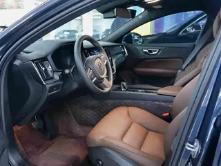 Volvo S60 2026 купить из Китая, цена 4 154 000 ₽ — Suifenhe Auto