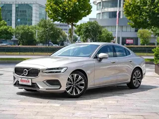 Volvo S60 2025