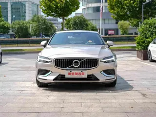 Volvo S60 2025 купить из Китая, цена 4 232 000 ₽ — Suifenhe Auto