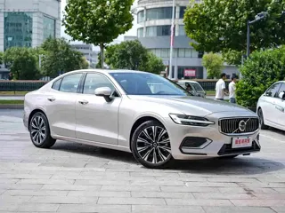 Volvo S60 2025 купить из Китая, цена 4 232 000 ₽ — Suifenhe Auto