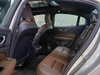 Volvo S60 2025 купить из Китая, цена 4 232 000 ₽ — Suifenhe Auto