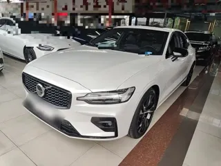 Volvo S60 2024