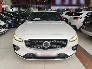 Volvo S60 2024 купить из Китая, цена 4 545 000 ₽ — Suifenhe Auto