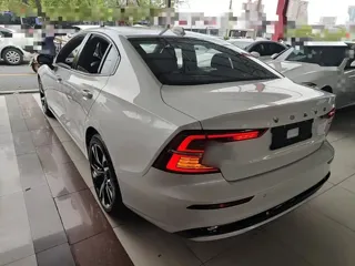 Volvo S60 2024 купить из Китая, цена 4 545 000 ₽ — Suifenhe Auto
