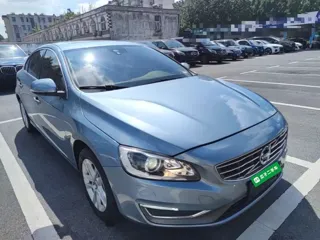 Volvo S60 2018 купить из Китая, цена 1 379 000 ₽ — Suifenhe Auto