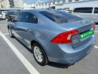 Volvo S60 2018 купить из Китая, цена 1 379 000 ₽ — Suifenhe Auto