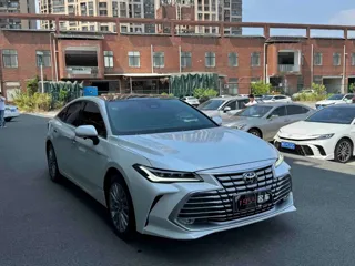 Toyota Avalon 2025 купить из Китая, цена 4 332 000 ₽ — Suifenhe Auto