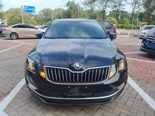 Skoda Octavia 2018 купить из Китая, цена 1 429 000 ₽ — Suifenhe Auto