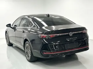 Volkswagen Magotan 2025 купить из Китая, цена 4 145 000 ₽ — Suifenhe Auto